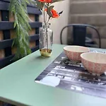Le Petit Kiosque - Terrasse Parking & Local Velo شقة *