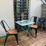 Le Petit Kiosque - Terrasse Parking & Local Velo *