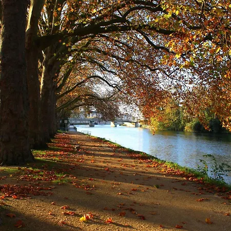 Le Petit Kiosque - Terrasse Parking & Local Velo *