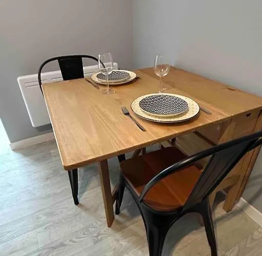 Le Petit Kiosque - Terrasse Parking & Local Velo