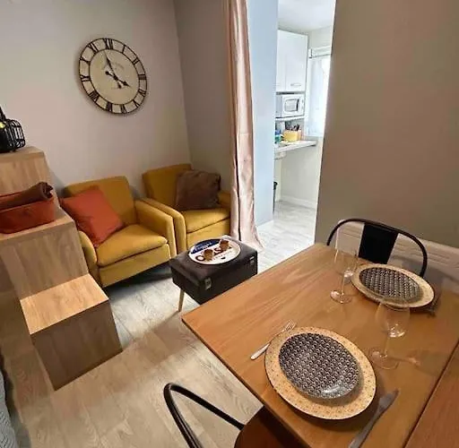 Le Petit Kiosque - Terrasse Parking & Local Velo Verdun-sur-Meuse