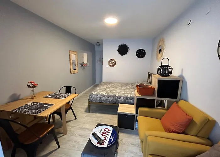 Le Petit Kiosque - Terrasse Parking & Local Velo * Verdun-sur-Meuse