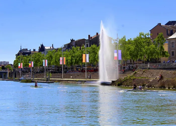Le Petit Kiosque - Terrasse Parking & Local Velo アパート *