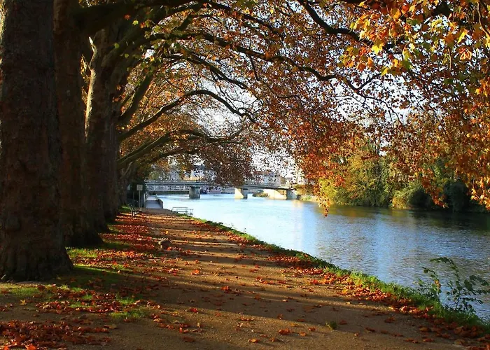 Le Petit Kiosque - Terrasse Parking & Local Velo *